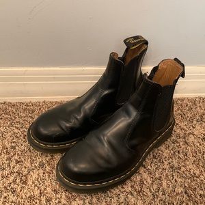 Dr. Martens 2976 Chelsea Boot EU 39/Womens 8